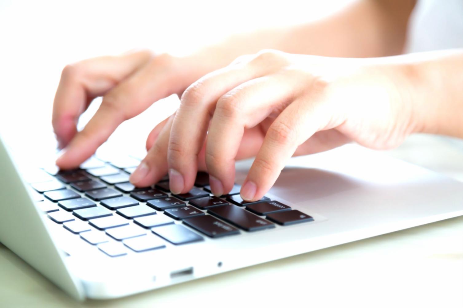 Schulungsraum mit Teilnehmern bei einer Cybersicherheits-Schulung